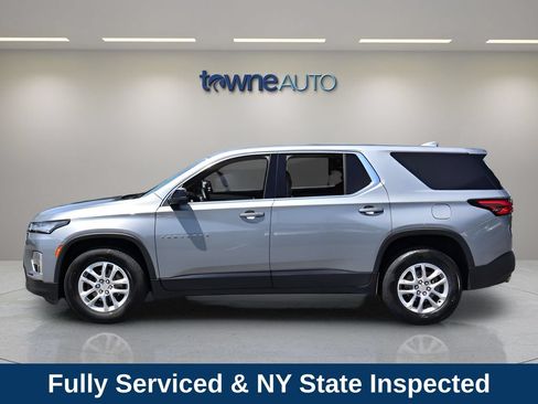 Used 2023 Chevrolet Traverse LS AWD/4WD image 2