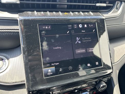 Used 2023 Jeep Grand Cherokee Altitude AWD/4WD image 11