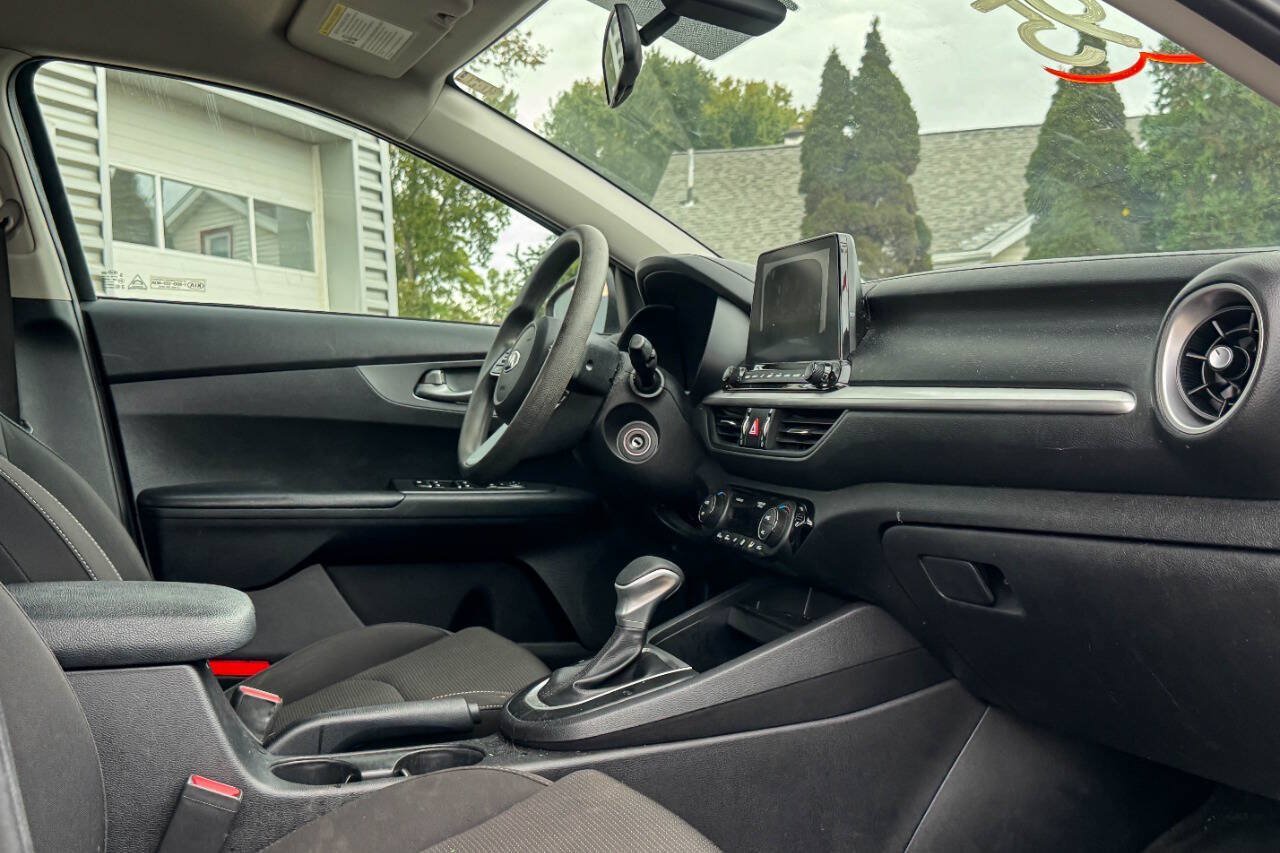 Used 2019 Kia Forte LXS FWD image 10