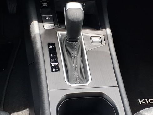 Used 2025 Nissan Kicks SV FWD image 14