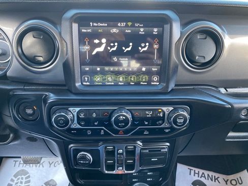 Used 2021 Jeep Gladiator Willys image 29