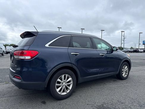 Used 2016 Kia Sorento FWD image 4