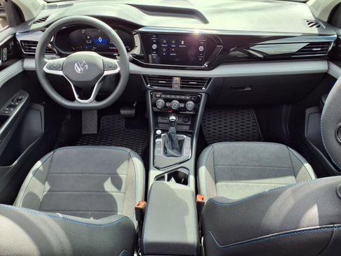 New 2024 Volkswagen Taos SE image 6