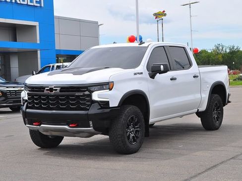 Used 2024 Chevrolet Silverado 1500 ZR2 w/ Technology Package AWD/4WD image 7
