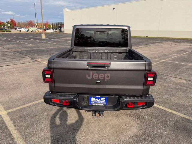 Used 2025 Jeep Gladiator Rubicon w/ Convenience Group AWD/4WD image 5