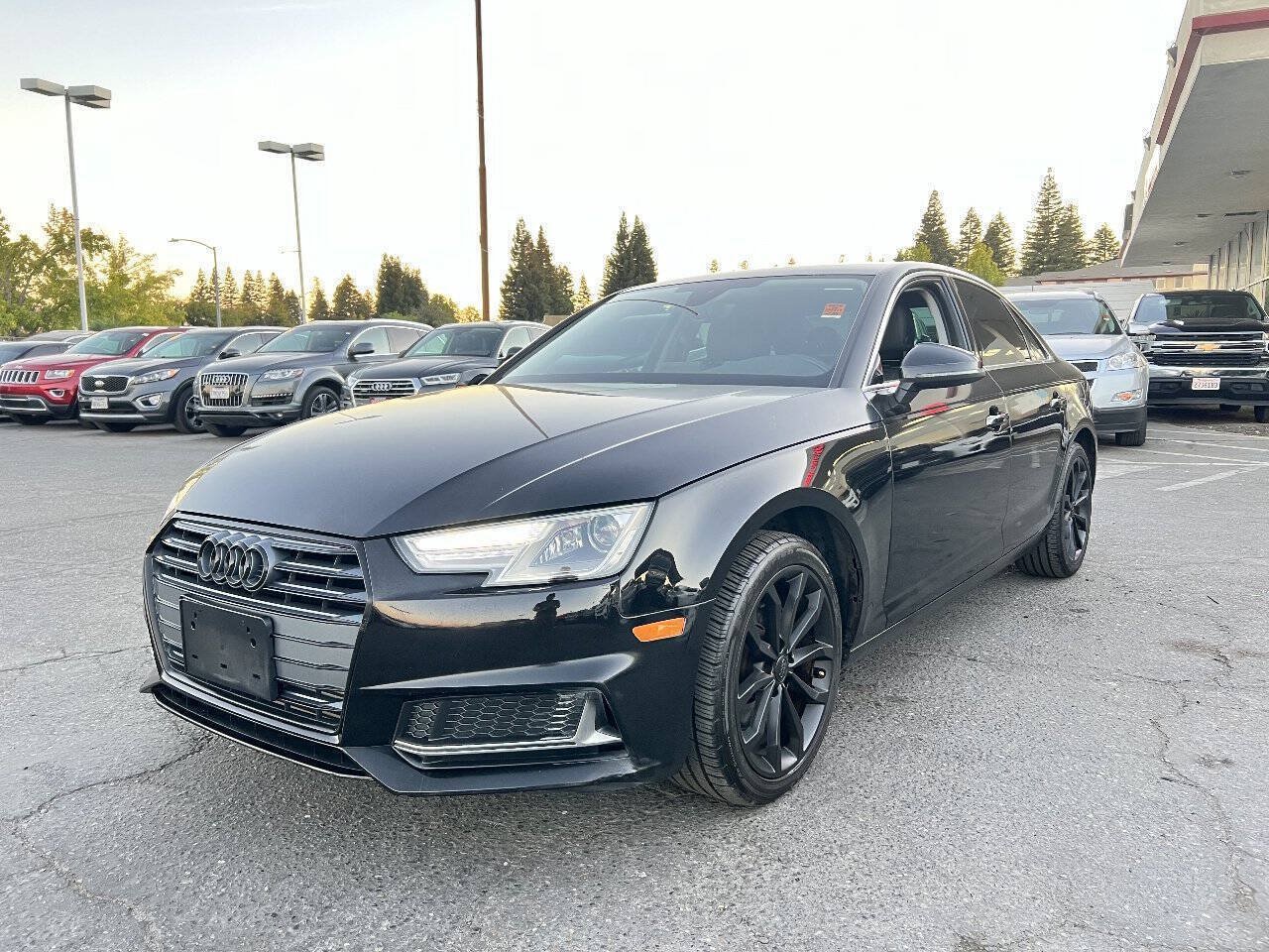 Used 2019 Audi A4 2.0T Premium w/ Convenience Package FWD image 4