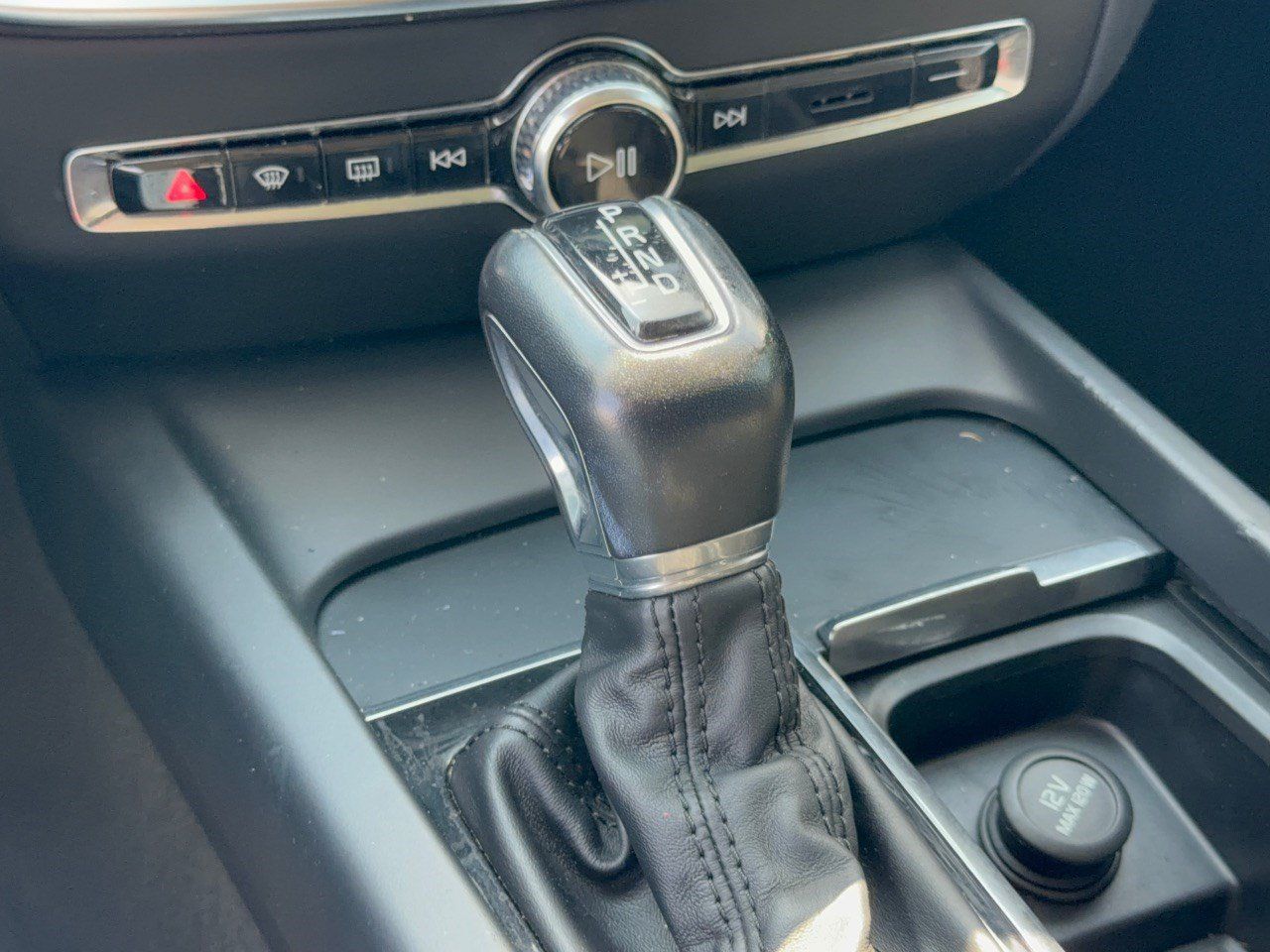 Used 2019 Volvo S60 T5 Momentum w/ Premium Package FWD image 21