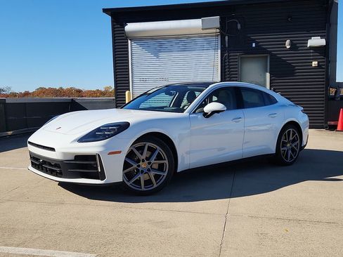 New 2026 Porsche Panamera 4 image 1