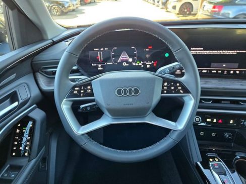 Used 2025 Audi Q5 Premium Plus w/ Premium Plus image 15
