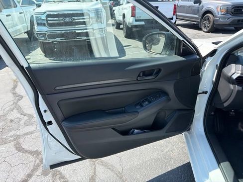 Used 2026 Nissan Altima 2.5 SV FWD image 22