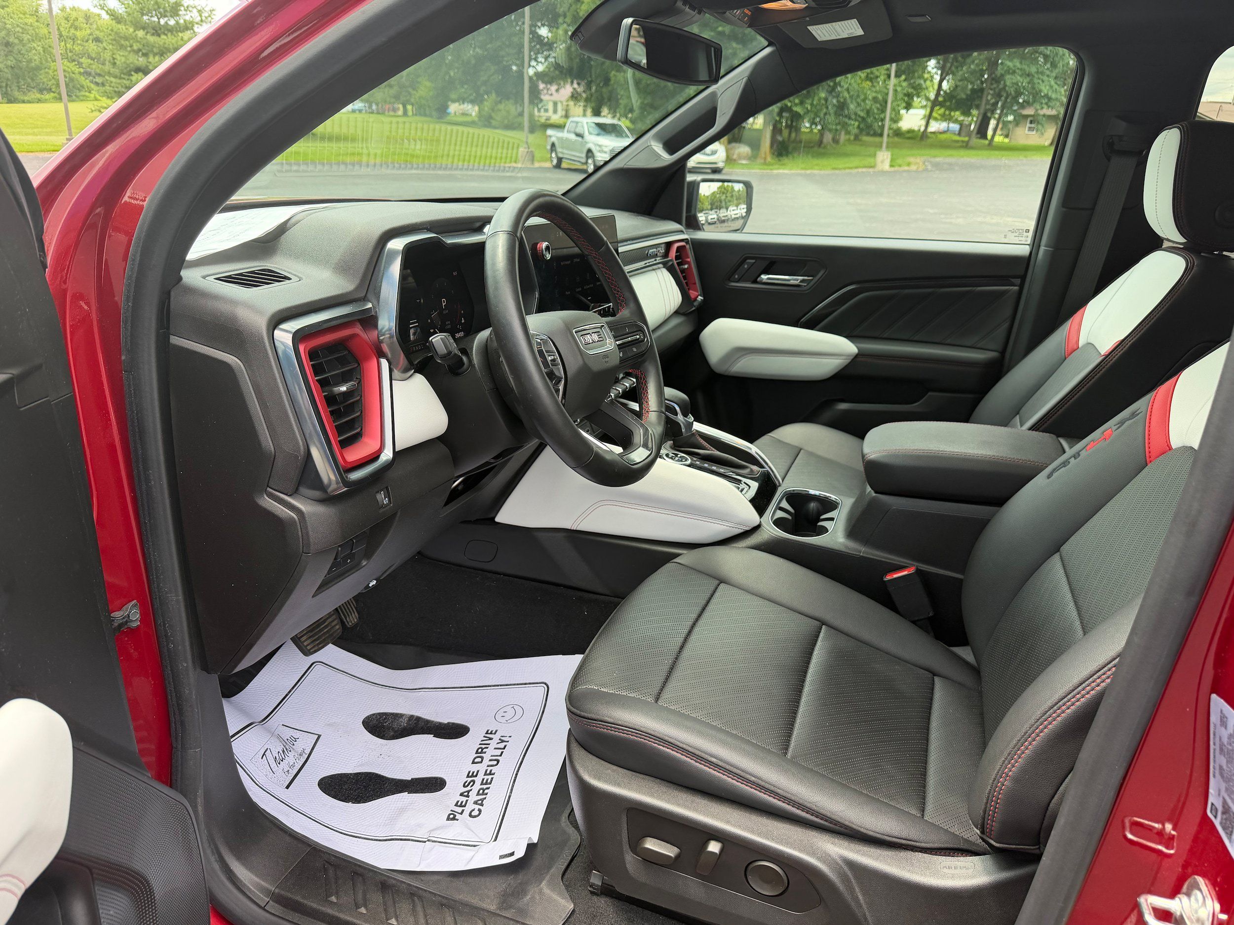 Used 2024 GMC Canyon AT4X AWD/4WD image 21