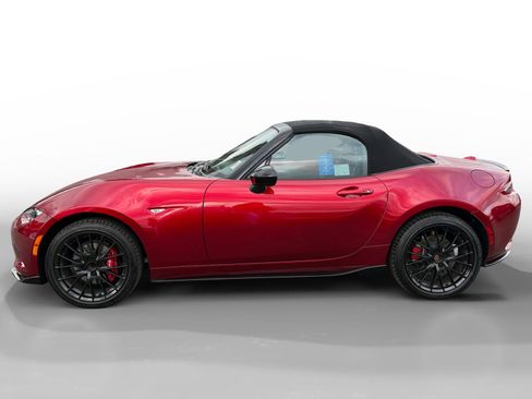 Certified 2023 MAZDA MX-5 Miata Club w/ Brembo/BBS Recaro Package image 2