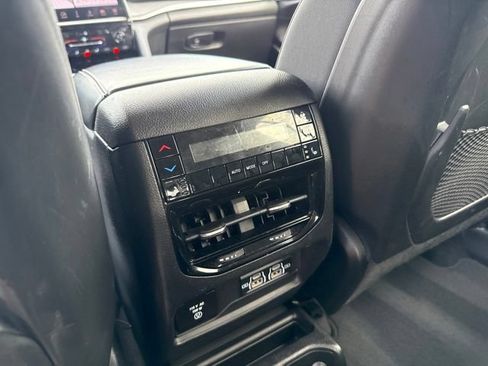 Used 2022 Jeep Grand Cherokee L Limited AWD/4WD image 19