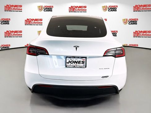 Used 2024 Tesla Model Y Long Range AWD/4WD image 15