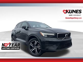 Used 2024 Volvo XC40 B5 Core video 1
