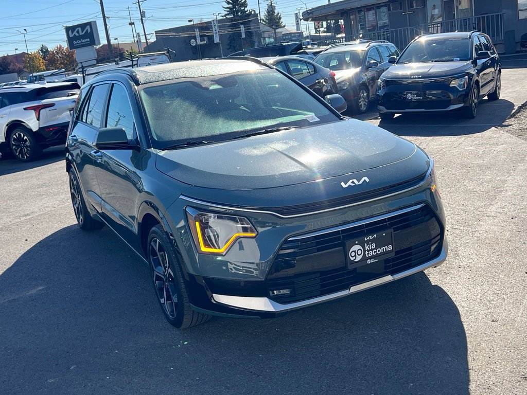Certified 2023 Kia Niro SX Touring FWD image 3