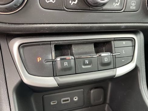 Used 2023 GMC Terrain SLE w/ Driver Convenience Package FWD image 19
