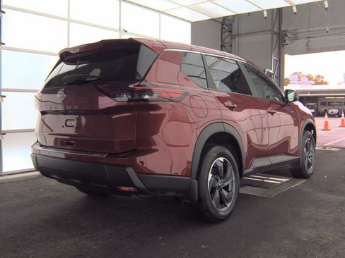 Used 2026 Nissan Rogue SV image 4