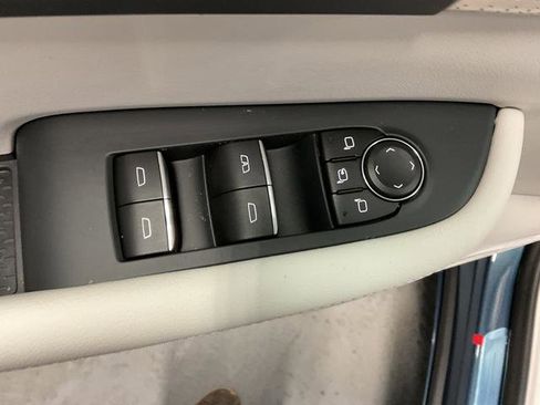 New 2026 Buick Enclave Avenir image 13