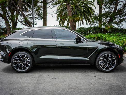 Used 2022 Aston Martin DBX AWD/4WD image 41