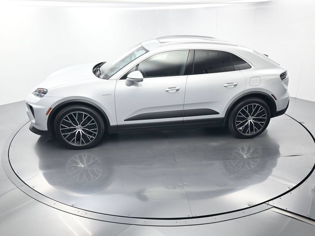 Certified 2026 Porsche Macan Electric RWD image 36