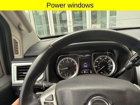 Used 2017 Nissan Titan SV AWD/4WD image 15