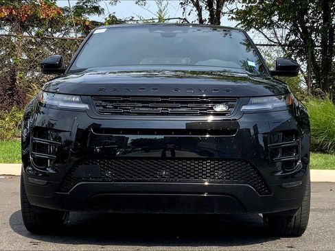 Used 2025 Land Rover Range Rover Evoque Dynamic SE image 3