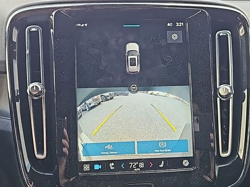 Used 2023 Volvo XC40 Recharge Ultimate image 7