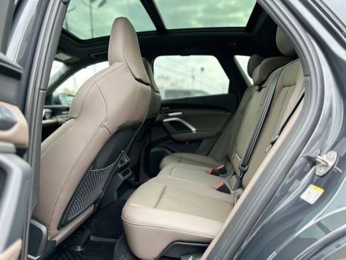 Used 2025 Audi Q5 Premium Plus image 19