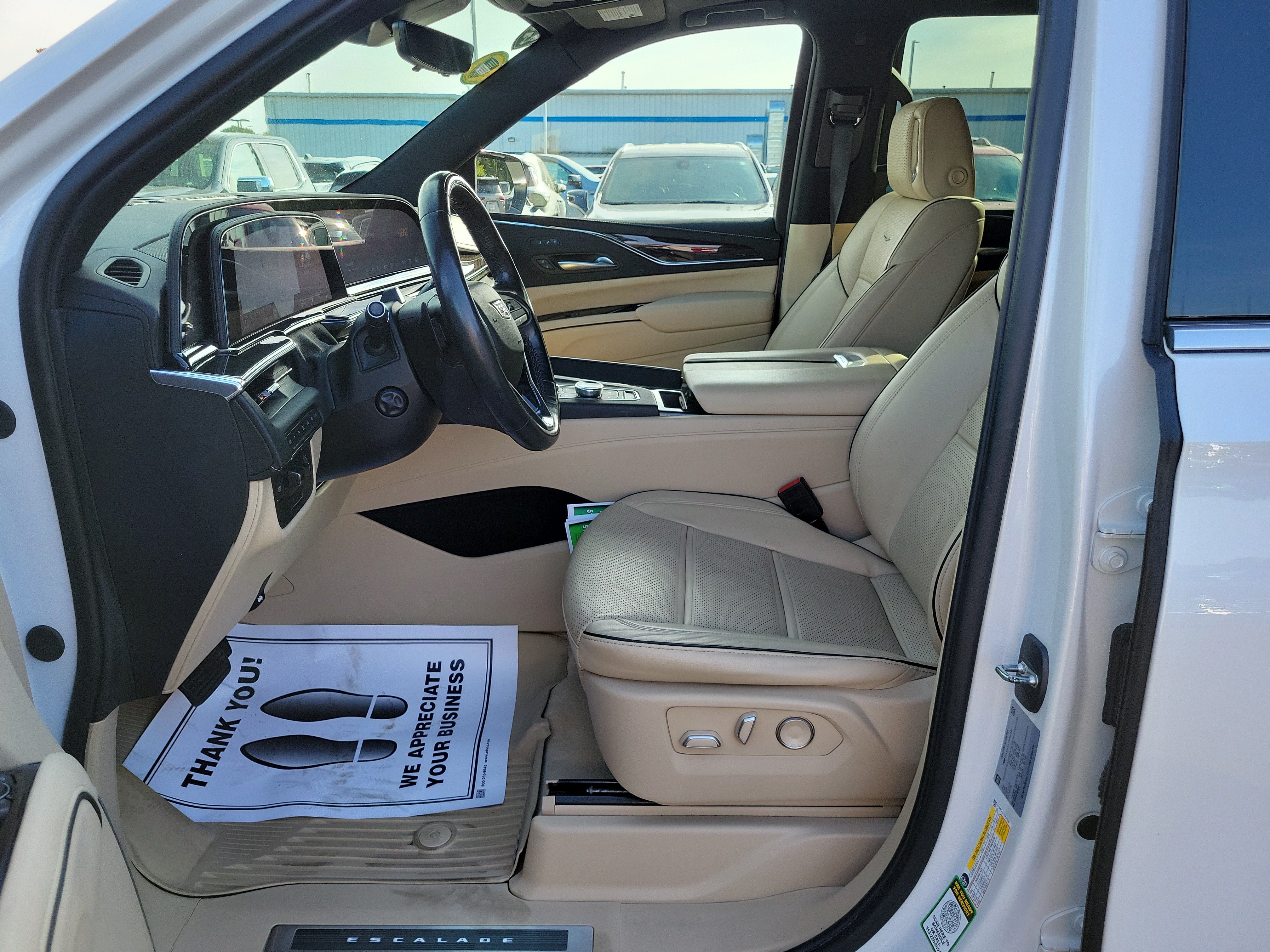 Used 2023 Cadillac Escalade Premium Luxury w/ Performance Package AWD/4WD image 17