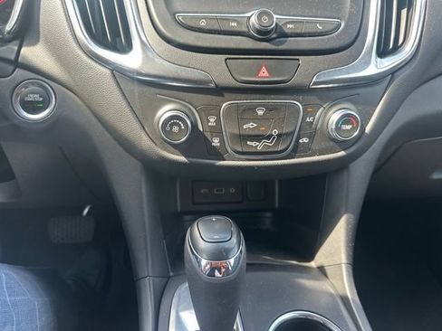 Used 2020 Chevrolet Equinox LT FWD image 12
