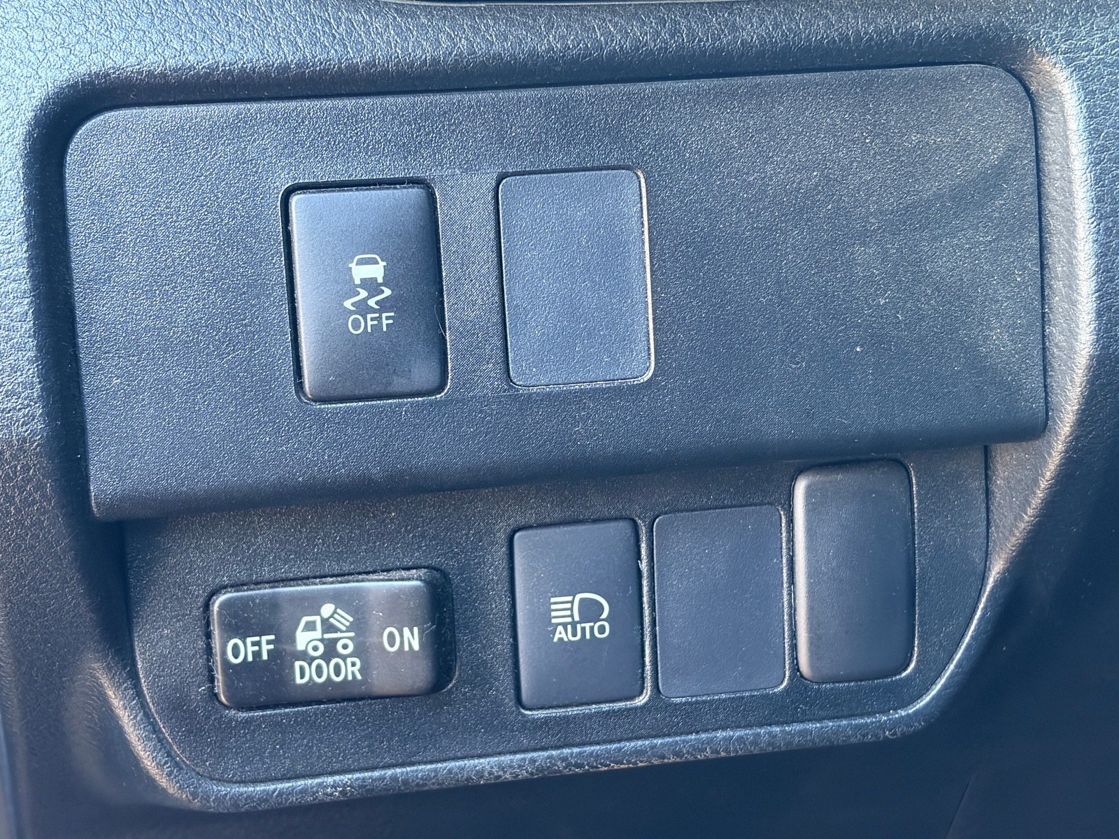 Used 2021 Toyota Tacoma SR5 w/ Technology Package AWD/4WD image 9