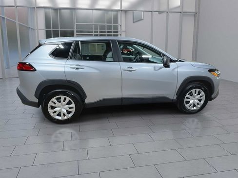Used 2024 Toyota Corolla Cross L AWD/4WD image 9