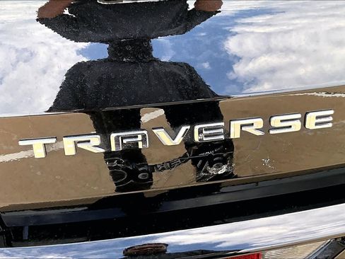 Used 2025 Chevrolet Traverse High Country w/ LPO, Floor Liner Package FWD image 10