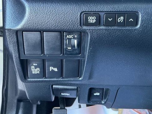 Used 2016 Lexus RC 200t image 40