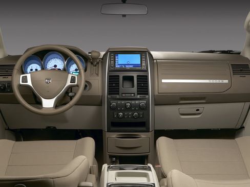 Used 2009 Dodge Grand Caravan SXT FWD image 4