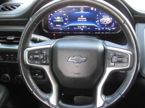 Used 2022 Chevrolet Tahoe Z71 w/ Z71 Off-Road Package AWD/4WD image 28