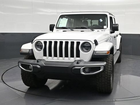 Used 2021 Jeep Gladiator Overland AWD/4WD image 6