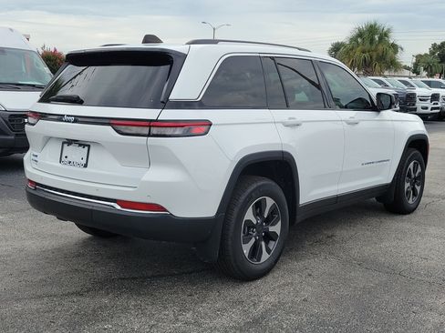Used 2022 Jeep Grand Cherokee Limited 4xe w/ MOPAR Finishing Package AWD/4WD image 7