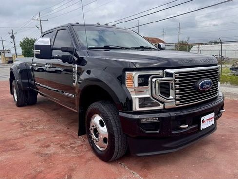 Used 2020 Ford F350 Platinum w/ FX4 Off-Road Package AWD/4WD image 3