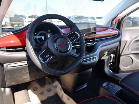 New 2024 FIAT 500 e (RED) image 19