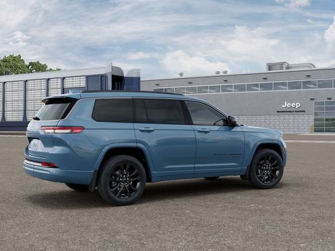 New 2026 Jeep Grand Cherokee L Limited AWD/4WD image 4