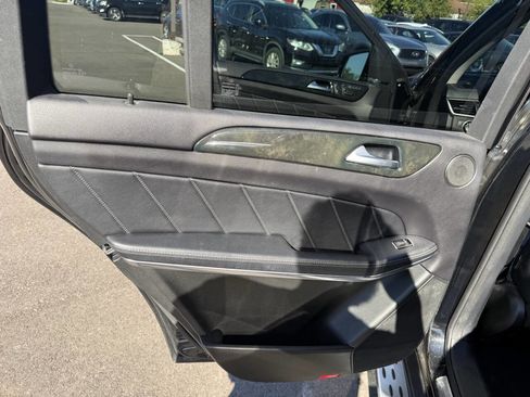 Used 2016 Mercedes-Benz GL 550 4MATIC image 19