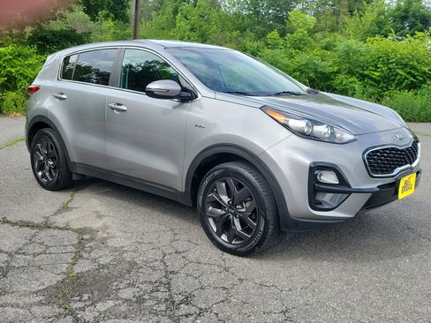 Used 2022 Kia Sportage LX w/ LX AWD Value Edition Package image 3