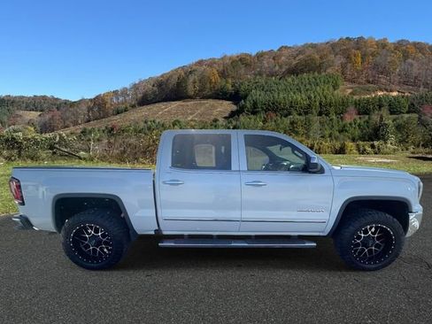 Used 2018 GMC Sierra 1500 SLT w/ SLT Premium Package image 8