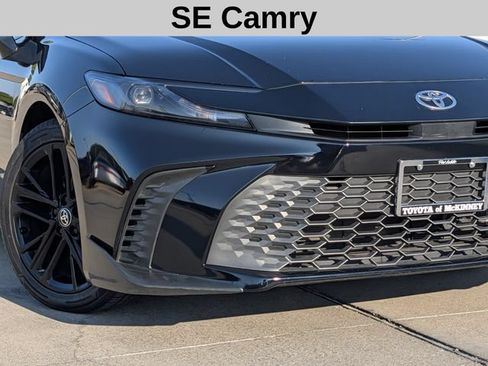 Used 2025 Toyota Camry SE FWD image 3
