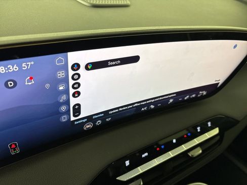 Used 2025 Buick Enclave Preferred image 31