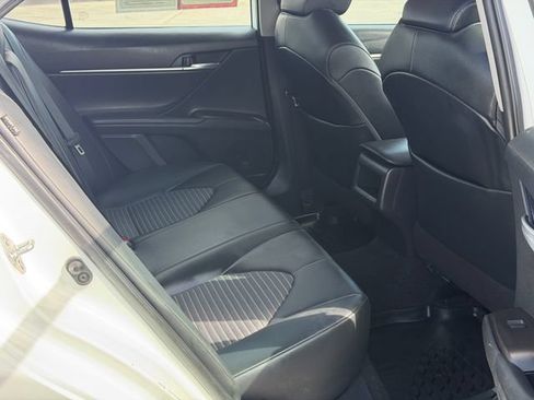 Used 2021 Toyota Camry SE w/ Convenience Package FWD image 18