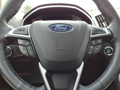 Used 2018 Ford Edge Titanium w/ Equipment Group 302A AWD/4WD image 23