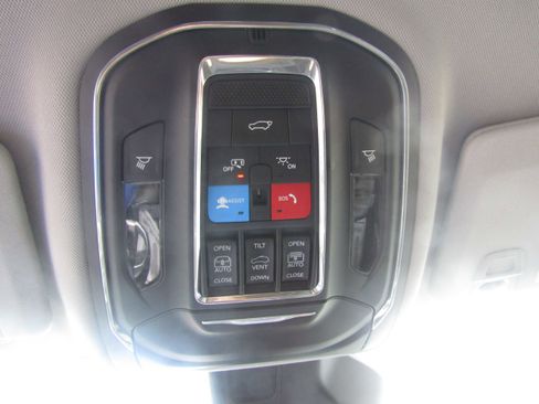 Used 2022 Mercedes-Benz G 550 image 18